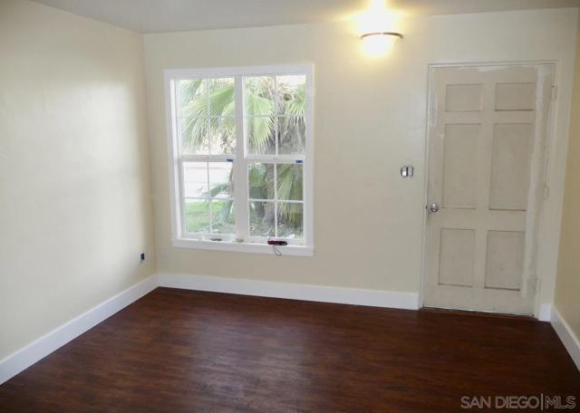 4985 89 Narragansett Ave, San Diego CA: https://media.crmls.org/mediaz/23a91121-9bc4-46de-aac7-cc5e2b18f665.jpg
