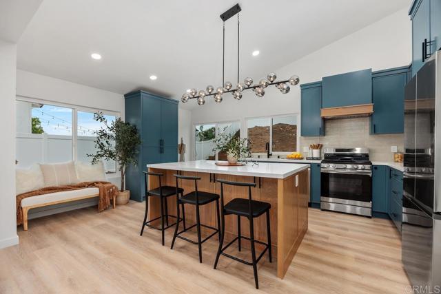 Detail Gallery Image 7 of 38 For 6428 Chiriqui Ln, Carlsbad,  CA 92009 - 3 Beds | 2 Baths