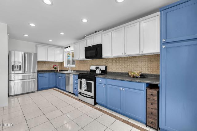 Detail Gallery Image 17 of 50 For 27800 Parkvale Dr, Santa Clarita,  CA 91350 - 4 Beds | 3 Baths