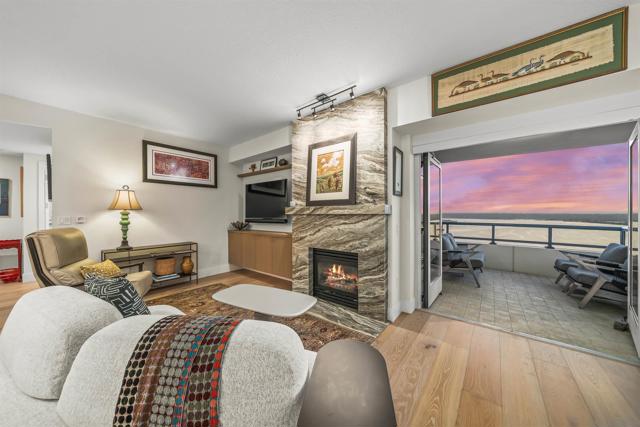 1199 Pacific Hwy, San Diego CA: https://media.crmls.org/mediaz/23aa9be7-6949-48c0-bd0b-64a11e7366b1.jpg