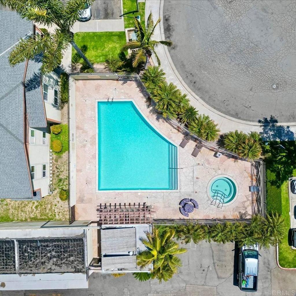 https://media.crmls.org/mediaz/23ab76f9-a877-4f56-b52a-5a669b632605.jpg?preset=X-Large