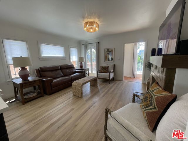 1086 West Boulevard, Los Angeles CA: https://media.crmls.org/mediaz/23ab9c1c-cbb3-43ba-89c8-afe0d67cb229.jpg