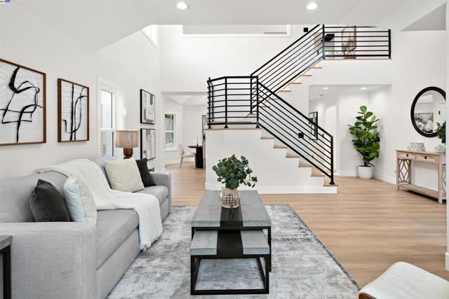 3198 Vintage Crest Dr, San Jose CA: https://media.crmls.org/mediaz/23aba6e1-e7d2-4db0-ab7a-b89c21e7bff8.jpg