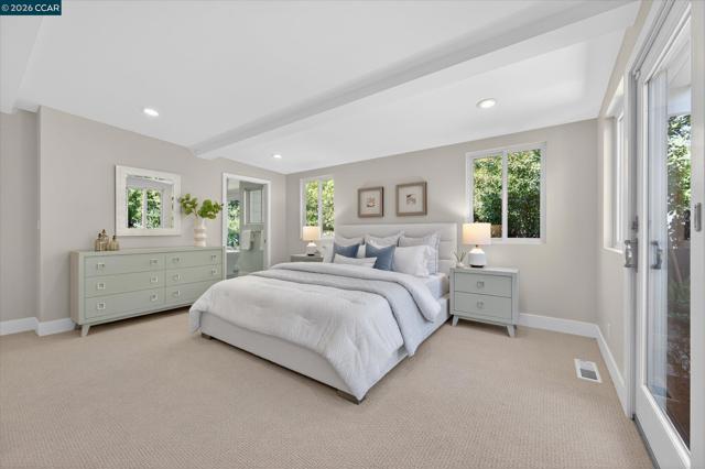 31 Ivy Dr, Orinda CA: https://media.crmls.org/mediaz/23ac0180-fa89-4040-bc2e-28d3c605808c.jpg