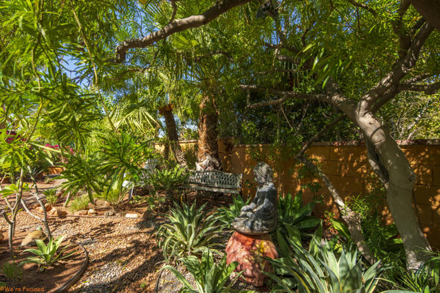 14 Gary Circle, Palm Springs CA: https://media.crmls.org/mediaz/23ac22f6-6ad5-4076-b3e3-9ddb888d1b1e.jpg