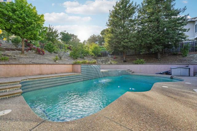 8244 Brittany Dr, Dublin CA: https://media.crmls.org/mediaz/23ac85b2-70fc-4140-9e42-143574369be7.jpg