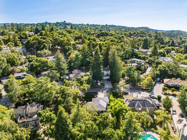 739 Oak View Way, Redwood City CA: https://media.crmls.org/mediaz/23ad31c0-6e80-4f7f-bb3f-a60425681b5a.jpg