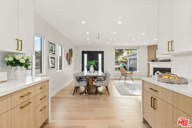 4240 Chase Avenue, Los Angeles CA: https://media.crmls.org/mediaz/23ad4665-d8a9-444f-a349-a65df5a44018.jpg