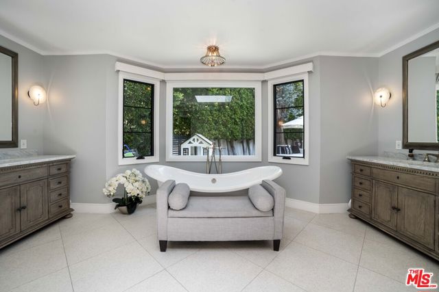 Drew Fenton | 2701 Roscomare Road Los Angeles CA | MLS: 7459872 Drew Fenton | 2701 Roscomare Road Los Angeles CA | MLS: 7459872