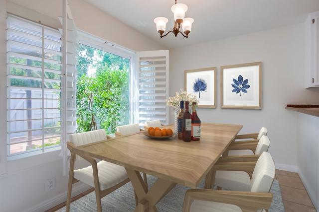 8037 Caminito Mallorca, La Jolla CA: https://media.crmls.org/mediaz/23ad5a74-588e-4e2d-8a32-249f63a559bf.jpg