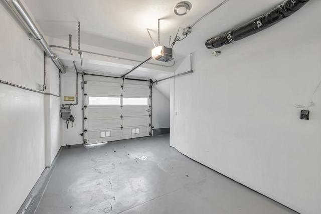 163 Lee Avenue, San Francisco CA: https://media.crmls.org/mediaz/23ae3f24-ba89-477d-9ba8-55d83b2ad8b8.jpg