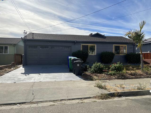 2317 Prosperity Way, San Leandro CA: https://media.crmls.org/mediaz/23ae6f2d-20ed-4daf-9cac-a64fdd06bd6f.jpg