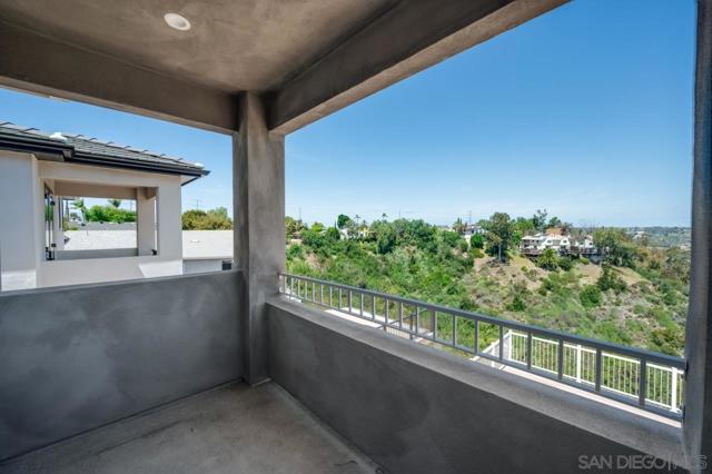 2942 Copley Ave, San Diego CA: https://media.crmls.org/mediaz/23ae8c99-767d-4ce5-bf68-09b4d26ee457.jpg
