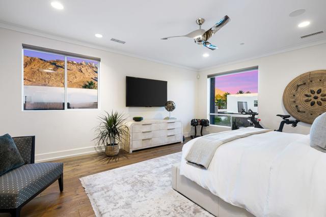 1047 Hunter Drive, Palm Springs CA: https://media.crmls.org/mediaz/23ae99e4-a614-4c61-8d0a-f530a46b50ad.jpg