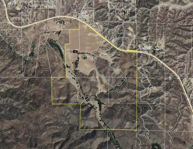 43023 Highway 79, Aguanga CA: https://media.crmls.org/mediaz/23aeac99-596d-42a7-be81-61290e41fe15.jpg