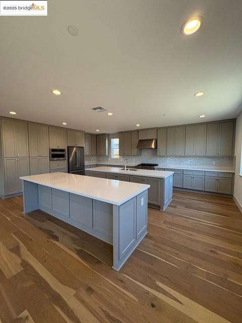 445 Trellis WAY, Brentwood CA: https://media.crmls.org/mediaz/23af5279-3b84-4cbf-b422-10fa4ec2df7f.jpg