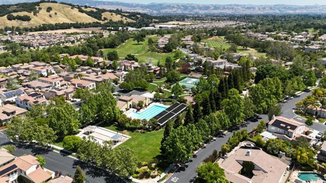 2555 Muirfield Way, Gilroy CA: https://media.crmls.org/mediaz/23af5670-d447-42b6-b558-c8b6b55744df.jpg