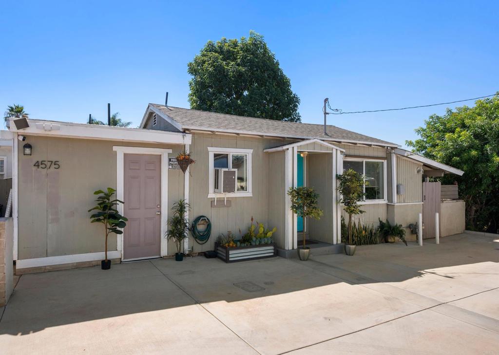 4575 Dwight Street - photo 2