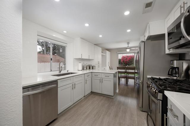 11944 Avenida Marcella, El Cajon CA: https://media.crmls.org/mediaz/23b04e43-de7e-48e2-852a-b2013e75ddb4.jpg