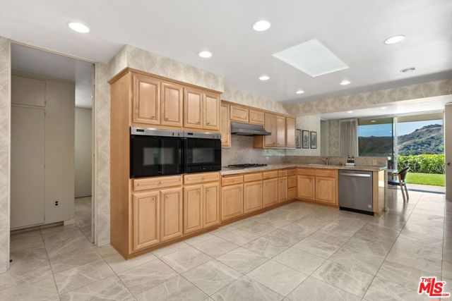3031 Elvido Drive photo 22
