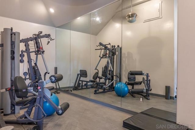 8263 Camino Del Oro, La Jolla CA: https://media.crmls.org/mediaz/23b1de63-a143-4b88-85b0-4e30b0bd9e86.jpg