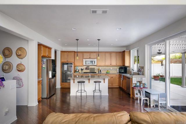 Detail Gallery Image 9 of 52 For 14128 Winged Foot Cir, Valley Center,  CA 92082 - 5 Beds | 4/1 Baths