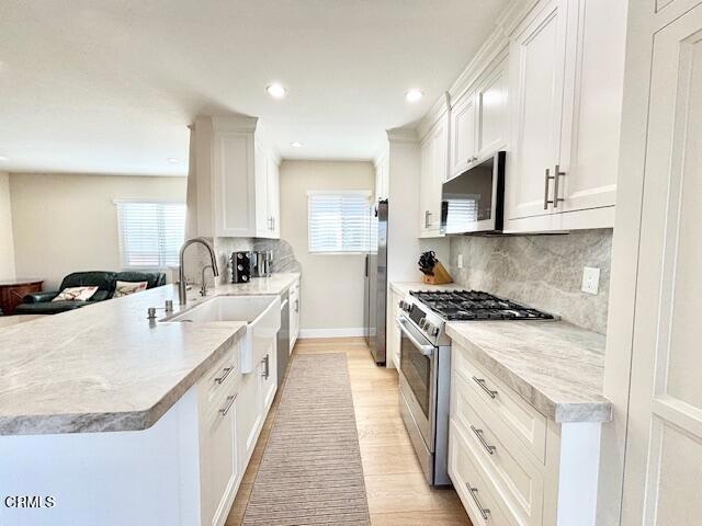 Detail Gallery Image 7 of 22 For 3725 Sunset Ln, Oxnard,  CA 93035 - 3 Beds | 2 Baths