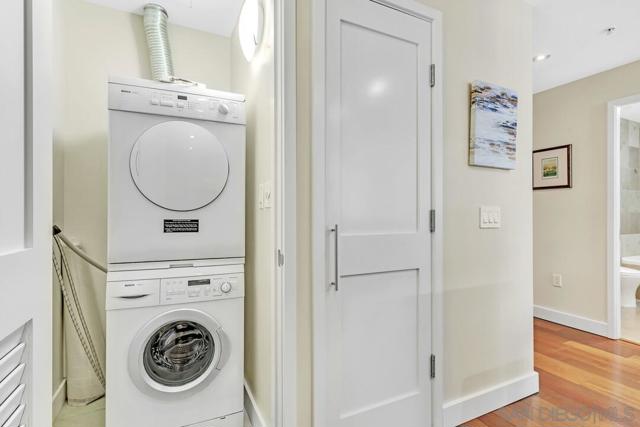 700 W E St, San Diego CA: https://media.crmls.org/mediaz/23b3eefe-db6d-4cc3-9fa5-1c62baead6de.jpg
