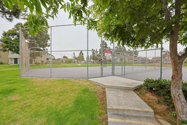 6872 Quebec Court, San Diego CA: https://media.crmls.org/mediaz/23b3fccd-8e1d-496f-9148-90fade56f937.jpg
