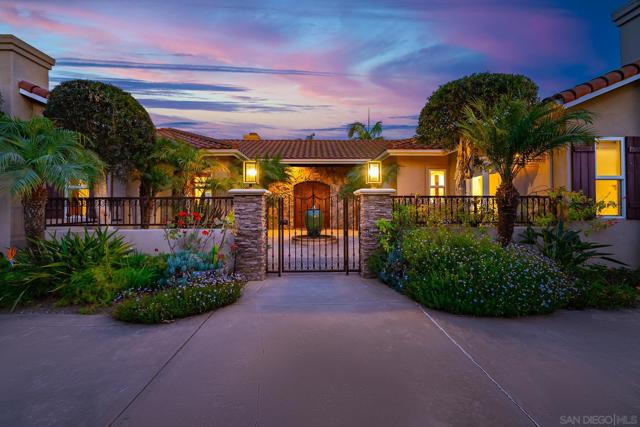 4703 Briana Ct, Fallbrook CA: https://media.crmls.org/mediaz/23b4863a-3966-4697-90ed-4ffca12f26d3.jpg