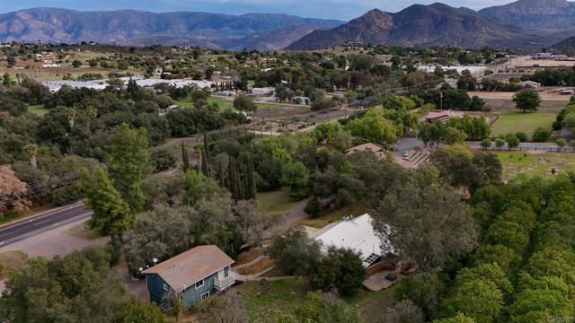 30825 Valley Center Drive, Valley Center CA: https://media.crmls.org/mediaz/23b4c08f-be7b-4fa3-a389-1df30c991f55.jpg