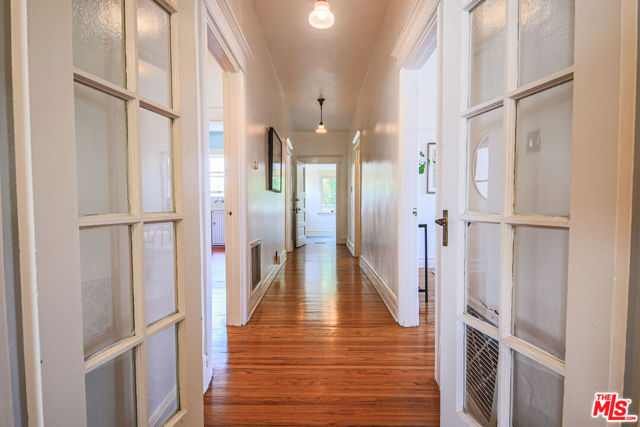 132 N Avenue 57, Los Angeles CA: https://media.crmls.org/mediaz/23b523a8-1eb8-44d2-bc13-bde6b865940c.jpg