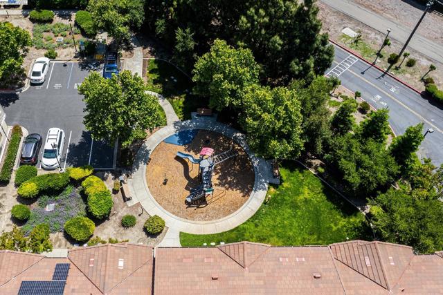 6677 S Mariposa Ln, Dublin CA: https://media.crmls.org/mediaz/23b67f5a-54db-48b3-a28b-01208e2e49b3.jpg