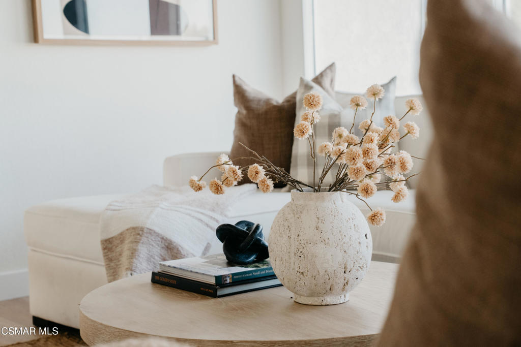 https://media.crmls.org/mediaz/23b71856-2dae-42ea-8e3f-c5f7fca02920.jpg?preset=X-Large
