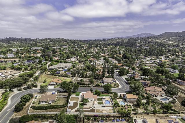14051 Fiddletown Rd., Poway CA: https://media.crmls.org/mediaz/23b73aec-d0c0-4574-bfd6-303504adac01.jpg