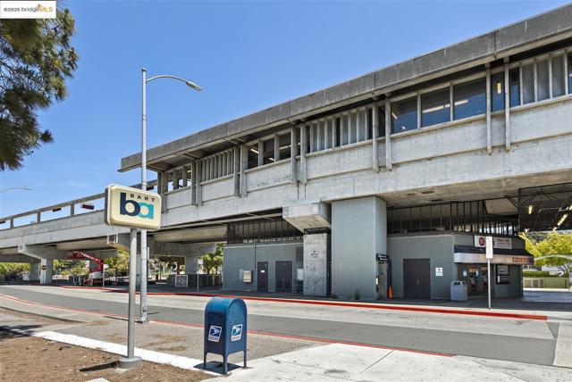 1000 Navellier St, El Cerrito CA: https://media.crmls.org/mediaz/23b7999e-c445-4db6-862a-a020e4a0be92.jpg