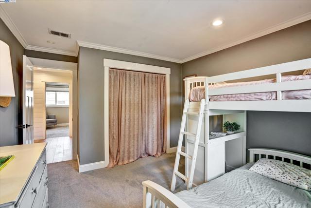 27 Serene Ct, Danville CA: https://media.crmls.org/mediaz/23b80a58-8492-49f7-8f3b-3d1afd02d4f1.jpg