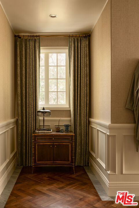 1420 Moraga Drive, Los Angeles CA: https://media.crmls.org/mediaz/23b80b7d-d993-4e2e-9b1d-140665a4222c.jpg