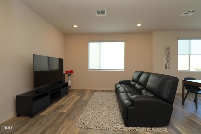 Detail Gallery Image 11 of 45 For 24847 Whaler Way, Harbor City,  CA 90710 - 2 Beds | 2/1 Baths