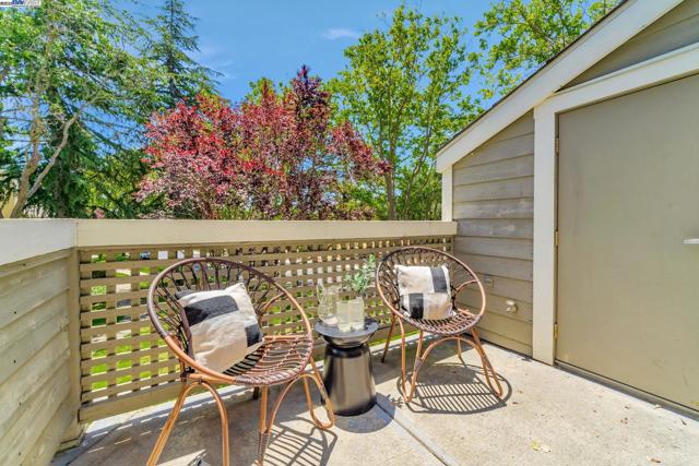 383 Eastridge Dr, San Ramon CA: https://media.crmls.org/mediaz/23b88ad1-eb57-4a78-8c4e-fd845a7a62d3.jpg