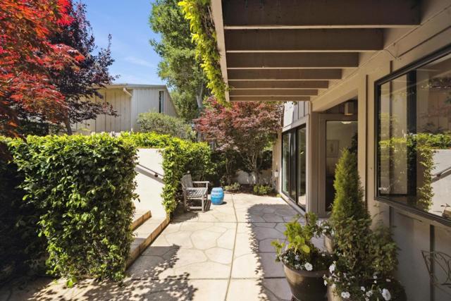 9583 Redwood Court, Carmel CA: https://media.crmls.org/mediaz/23b8f4ff-9c0a-4753-b833-0a53e7aa52c7.jpg