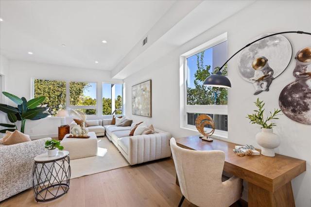 61 HILLTOP Drive, San Carlos CA: https://media.crmls.org/mediaz/23b91529-e7ce-4ed3-8ef9-0ad2e47ea54c.jpg