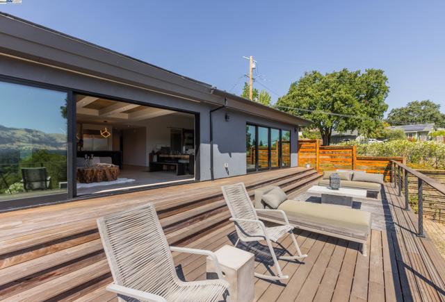 5 Sky Terrace, Danville CA: https://media.crmls.org/mediaz/23b94a27-b180-41b7-bc60-e6e9c23beac0.jpg