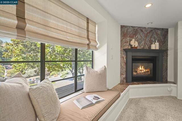 554 Golf Club Road, Pleasant Hill CA: https://media.crmls.org/mediaz/23b95b35-ef47-4f64-b0f2-669c6b872f94.jpg