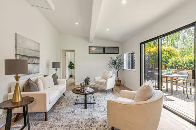 928 Peggy Lane, Menlo Park CA: https://media.crmls.org/mediaz/23b9a9ce-53e6-447d-9a7c-533985f77fbf.jpg