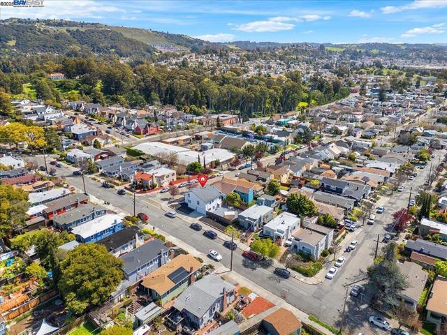 Image 45 of 49 For 5301 Brann St