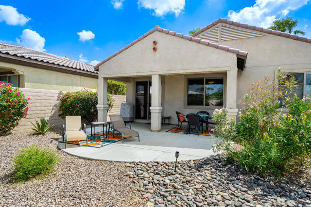 39859 Corte Velado, Indio CA: https://media.crmls.org/mediaz/23bab385-c550-4e6a-b751-b7404df5f759.jpg