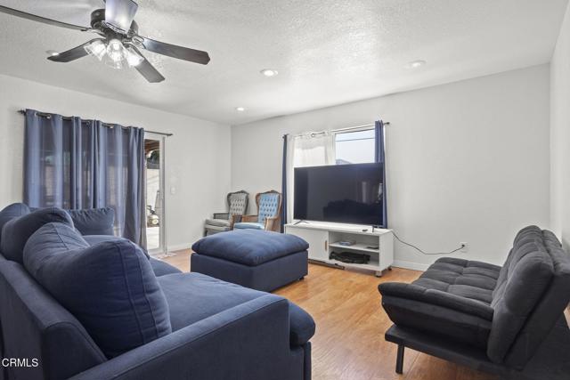 Detail Gallery Image 8 of 52 For 320 D St, Fillmore,  CA 93015 - 4 Beds | 2/1 Baths