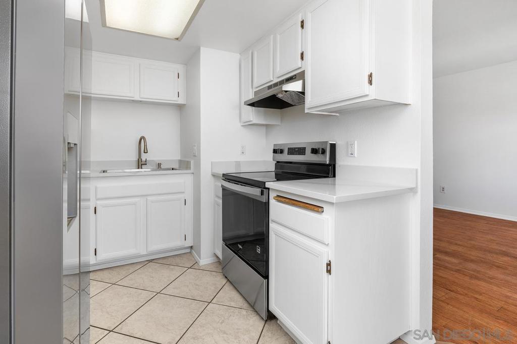 4240 Menlo Ave - photo 9