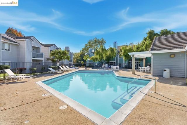 316 Dursey DR, Pinole CA: https://media.crmls.org/mediaz/23bc5f27-0500-4fc7-8d4e-605a164f0460.jpg